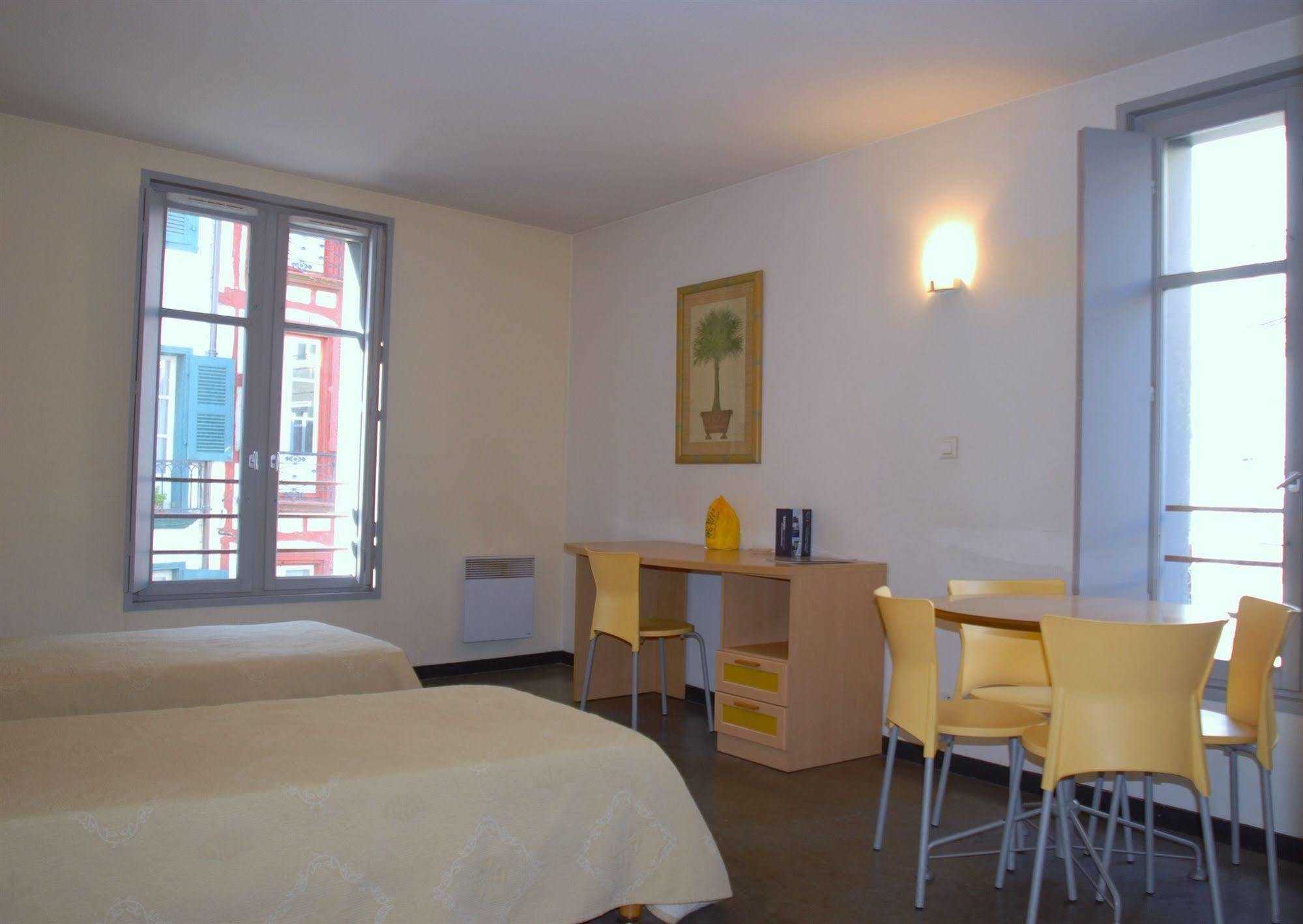 Temporesidence Chateauneuf Bayonne Bagian luar foto